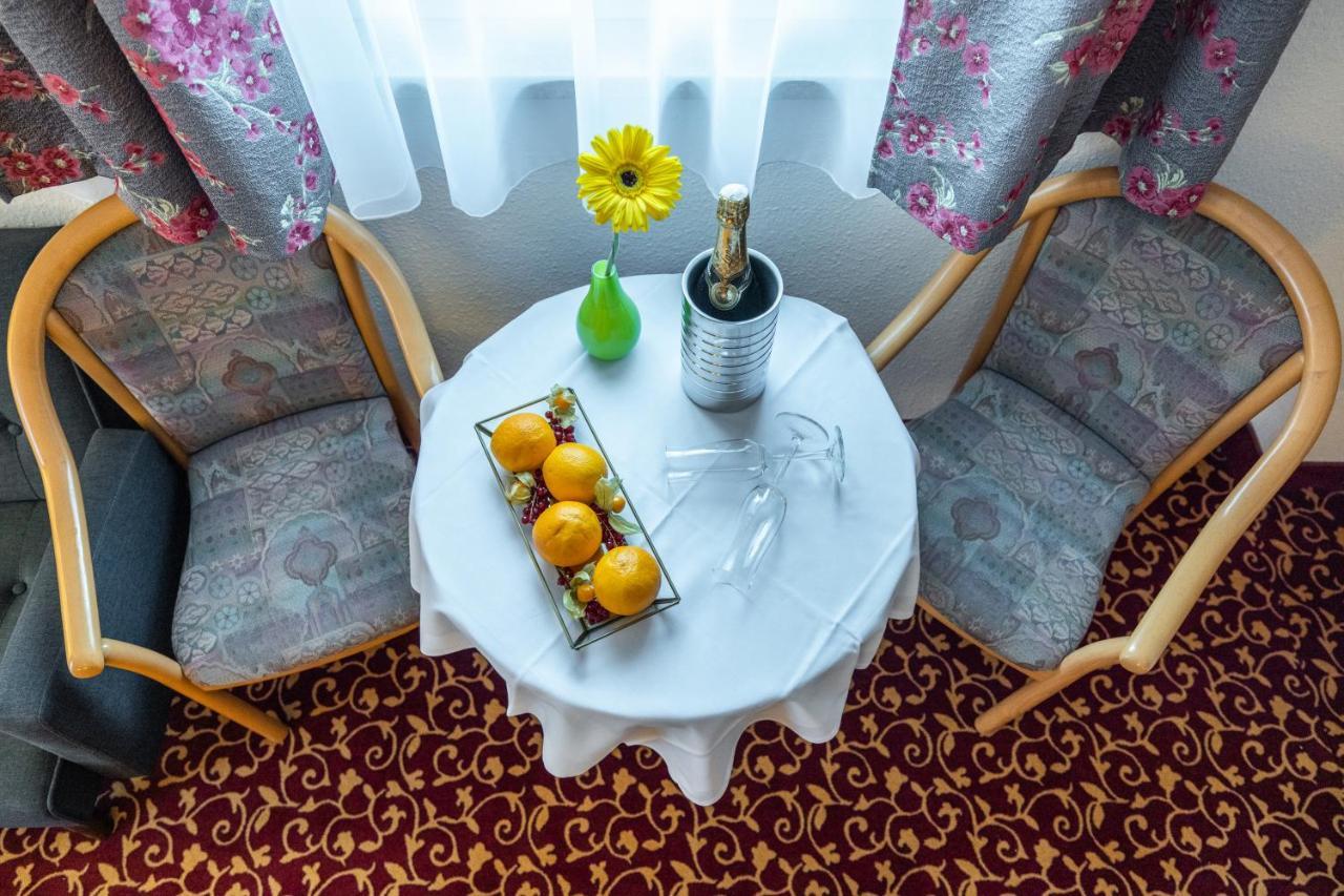 Pension & Cafe Abendroete Курорт-Ойбин Экстерьер фото